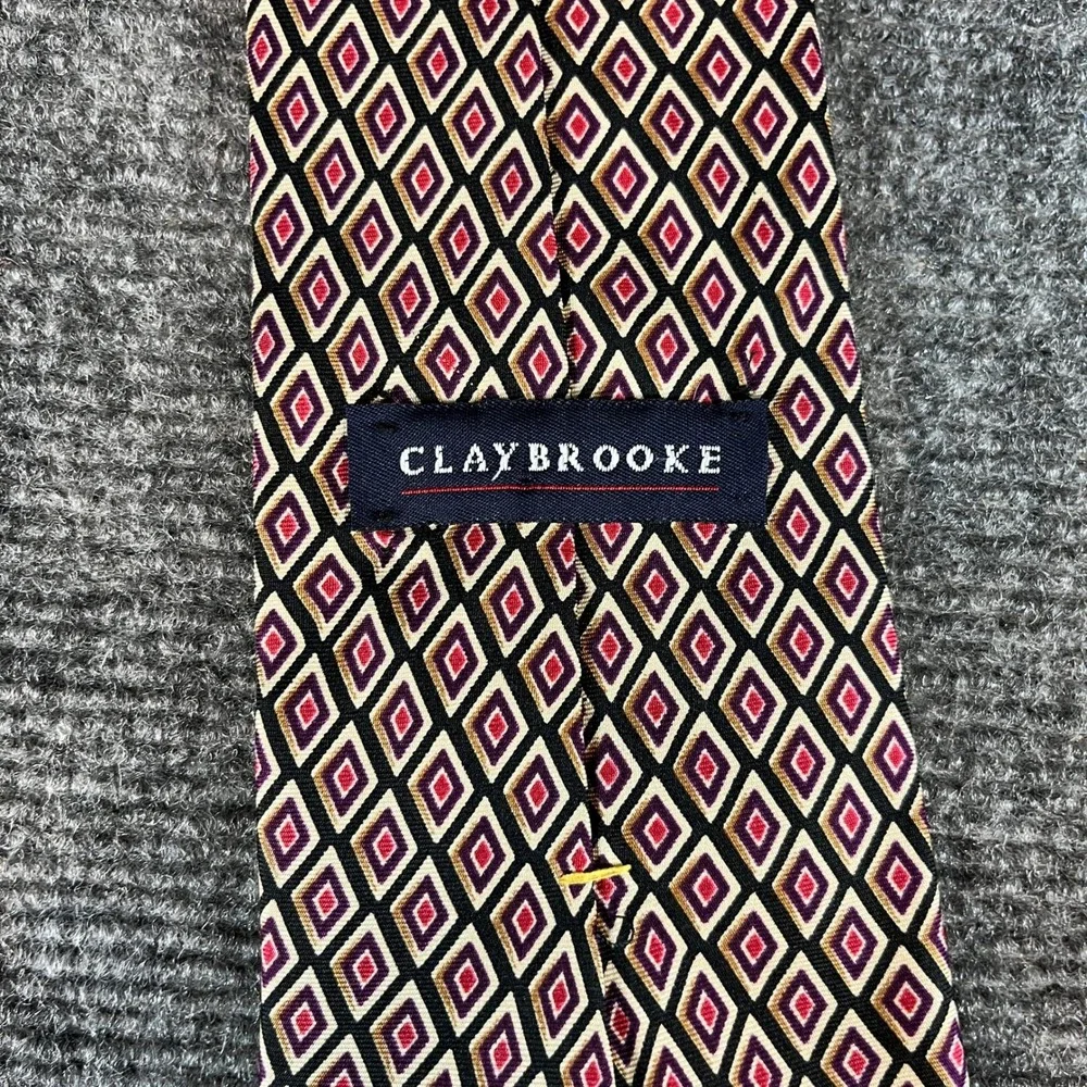 Claybrooke Mens Silk Tie Burgundy Gold Black Geometric Diamond Pattern Necktie
